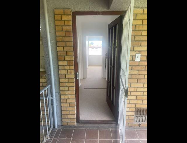 1 BEDROOM PROPERTY TO RENT IN RONDEBOSCH